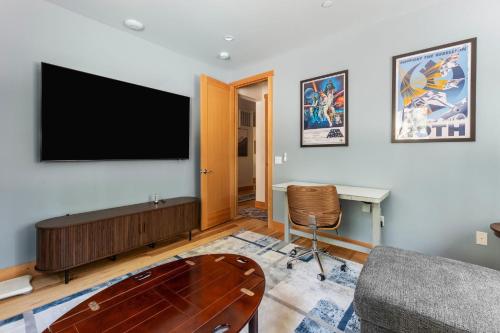 34 - The Maple Crest home - image 5