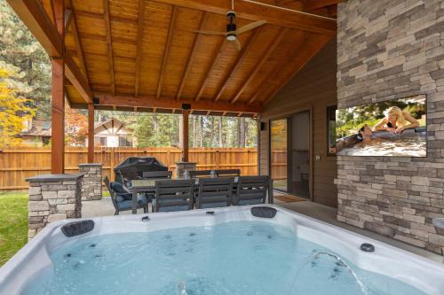 34 - The Maple Crest home - image 3