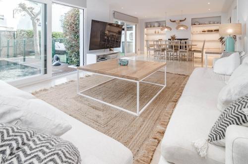 صالة مشتركة/ منطقة التلفزيون, Guadavillas 94 in Linda Vista