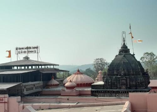 Hotel Madhav Bhakta Nivas  in Parli