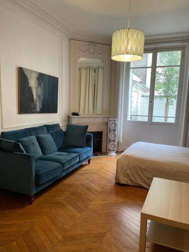 Studio à Paris près du Pont Mirabeau et Tour Eiffel, Париж