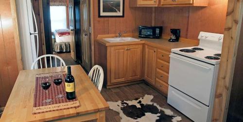 Secluded Cabin Perfect for a Romantic Getaway in Austin County, Texas in New Ulm