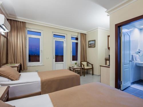 May Flower Apart Hotel May Flower Apart Hotel is perfectly located for both business and leisure guests in Alanya. The property offers a wide range of amenities and perks to ensure you have a great time. Service-minded staf