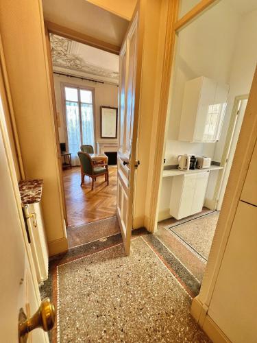 Kitchen, Appart'Hotel Villa Leonie in Mont Boron