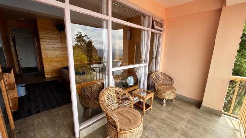 ศิขร เกสต์เฮาส์ (Shikher Guest House) in กาลิมปง