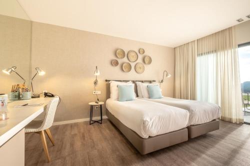 Santiago Hotel in ซานเตียโก โด คาเซม