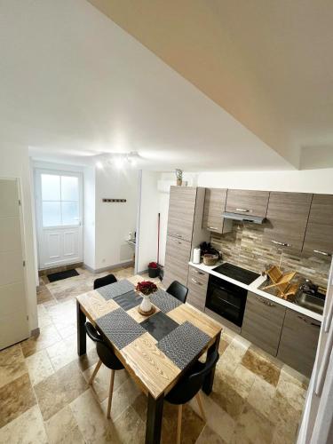 Maison de village rénovée gîte à louer Lédignan