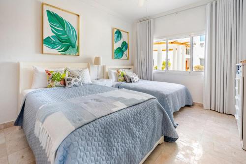 Beautiful 2 bedroom apartment on the beach - image 3