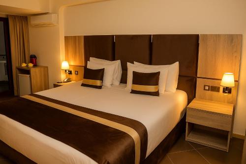 2 twin beds