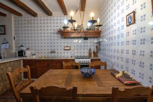 Mas de Paco, Chimenea, barbacoa y piscina in 巴爾達爾巴