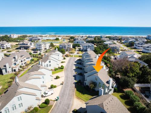 Corolla Light Villa with Hot Tub Amenities Access - image 2