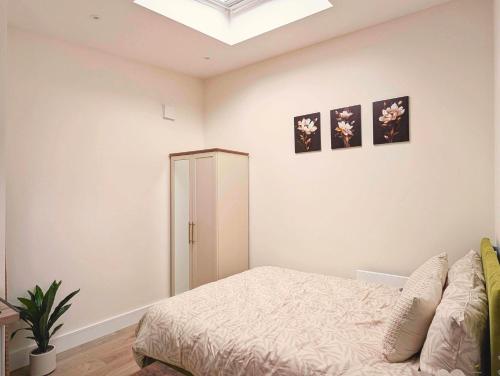 Garden Apartment with Private Entrance - image 5