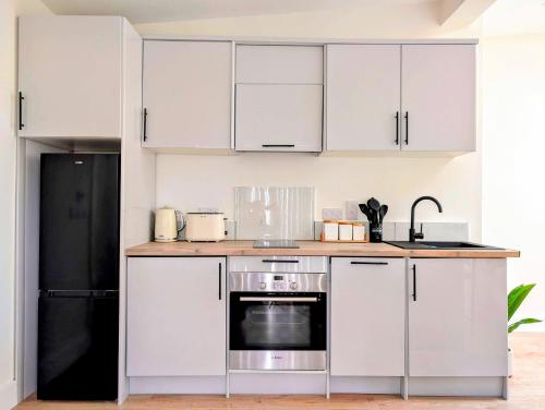 Garden Apartment with Private Entrance - main image
