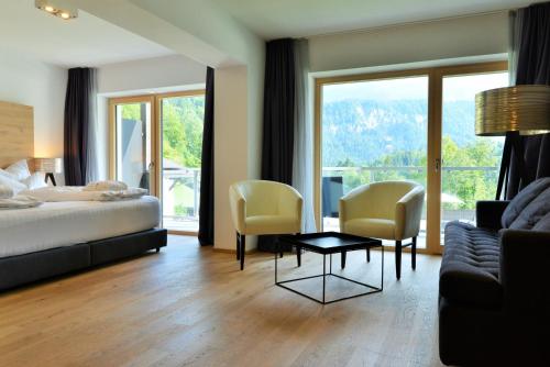 Junior Suite with Panoramic View and Balcony 