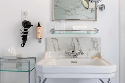 New Hotel Republique – Paris, TX