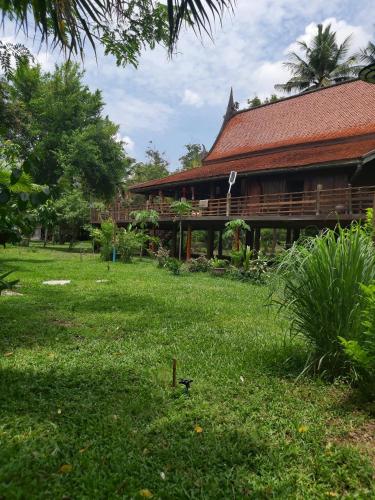 Teak House Homestay II in Hang Dong