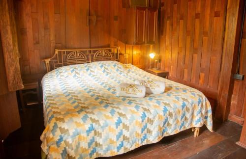 Teak House Homestay II in Hang Dong