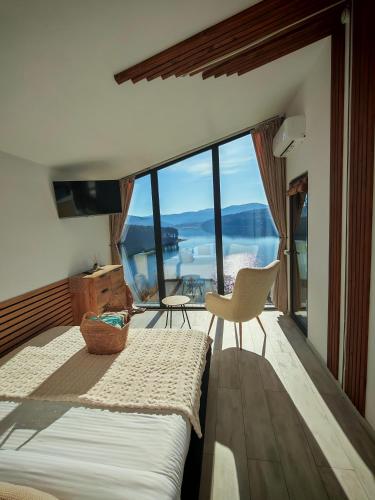 Moon Lake Bicaz - Casa Oia in Ruginești