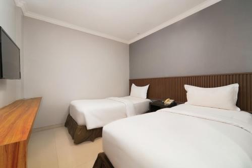 Barelang Hotel Nagoya Batam Room Type - Standard Twin Room