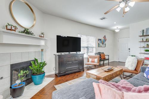 Eco-Friendly OKC Home 10 Mi to Botanical Gardens! - image 9