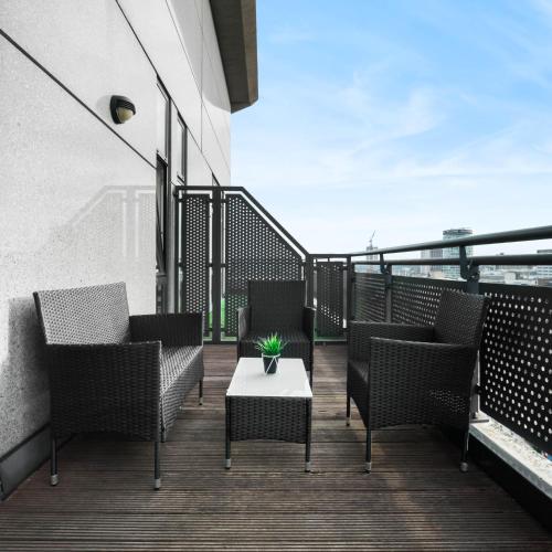 Vistas, Luxury 2Bed Apartment - Speed Wifi 1401M in Castle Bromwich