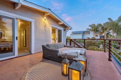 Pleasure Point Surf Retreat in Capitola (CA)