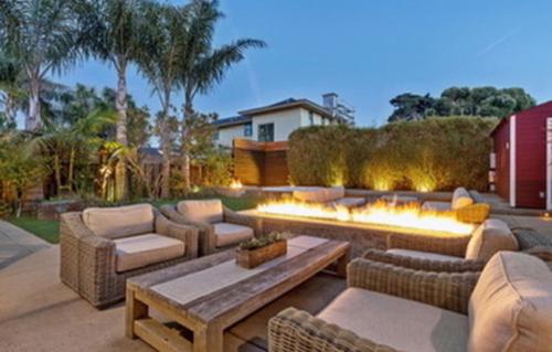 Pleasure Point Surf Retreat in Capitola (CA)