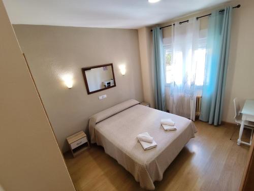 카세레스 Hostal Hernan Cortes 1성급 호텔 스위트룸