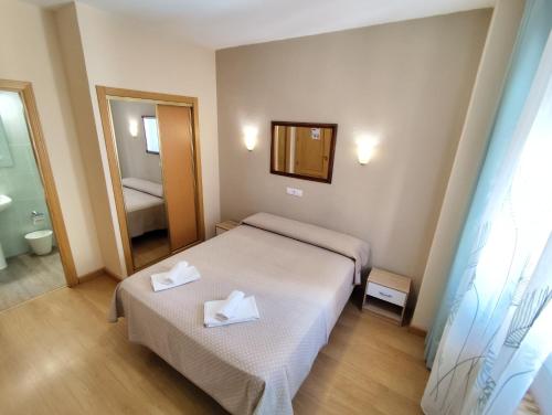 카세레스 Hostal Hernan Cortes 1성급 호텔 레스토랑