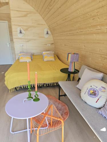 Tiny House De Hagekrûper (Tiny House De Hagekruper) in Kollumerland en Nieuwkruisland