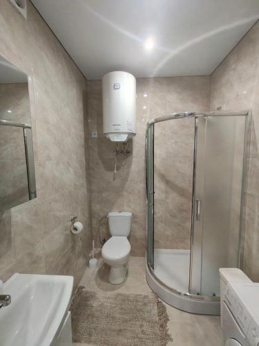 Zuhanyzó, New Comfort Apartment in Bucha