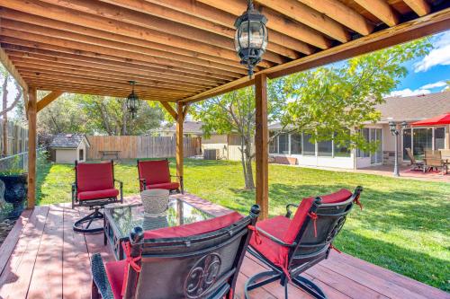 Suburban Home 9 Mi to Dtwn Denver: Outdoor Oasis! in Aurora-CU Anschutz Medical Campus