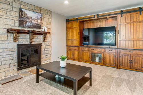 Suburban Home 9 Mi to Dtwn Denver: Outdoor Oasis! in Aurora-CU Anschutz Medical Campus