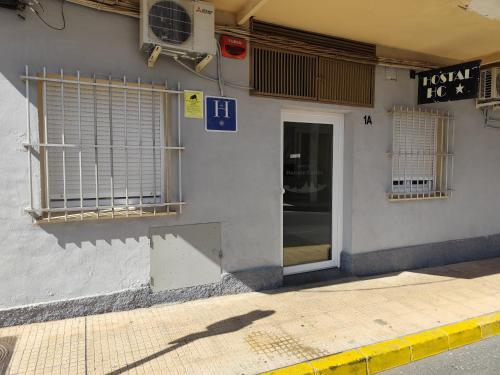 카세레스 Hostal Hernan Cortes 1성급 호텔 외관