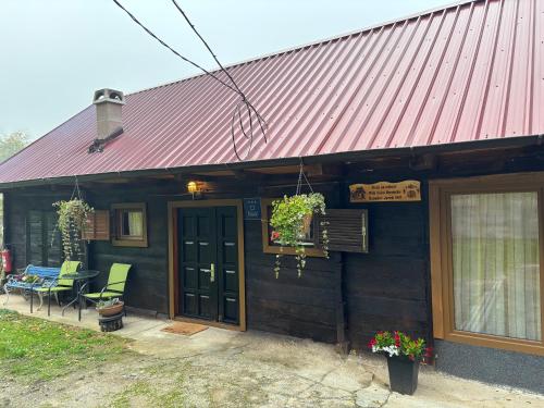 外部景觀, Hiža Bake Veronike (Hiza Bake Veronike) in 哈爾斯新納