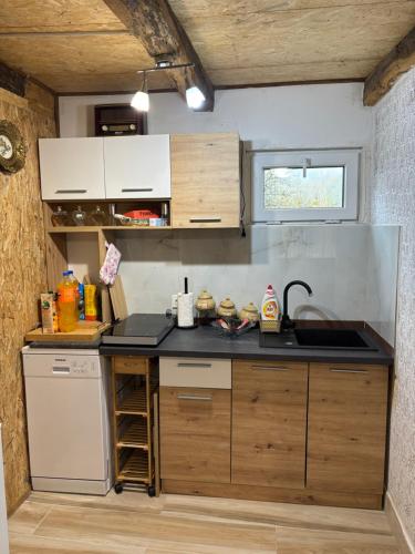 Hiža Bake Veronike (Hiza Bake Veronike) in 哈爾斯新納