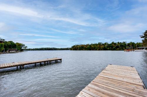 Couples Getaway! Lake Talquin Townhome w/ Deck in Quincy (Florida)