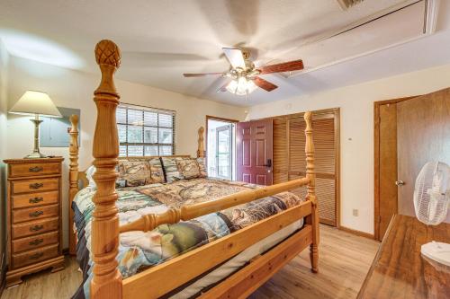 Couples Getaway! Lake Talquin Townhome w/ Deck in Quincy (Florida)