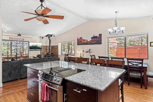 Facilities, Eternal Treehouse Hot Tub Outdoor Oasis in Pines Entertainment Galore in Kachina Village (AZ)