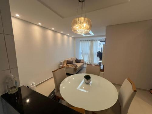 Vita Residencial Clube - Flat 3 Quartos por Yolo in อิมบิริเบย์รา