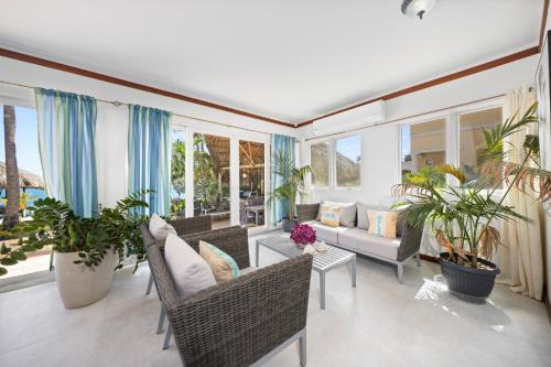 Faciliteter, Private Beach Ocean Front Boat Dock Tiki Bar in Savaneta