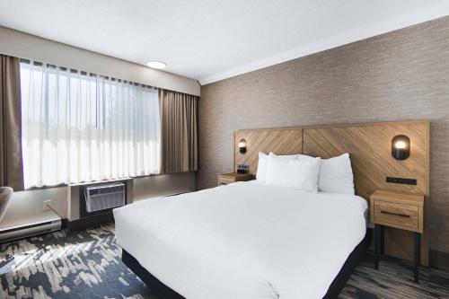 Sandman Hotel & Suites Kelowna in Kelowna, Canada