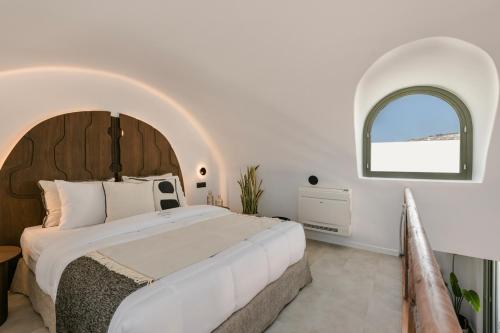 Acro Caldo Suites in أكروتيري