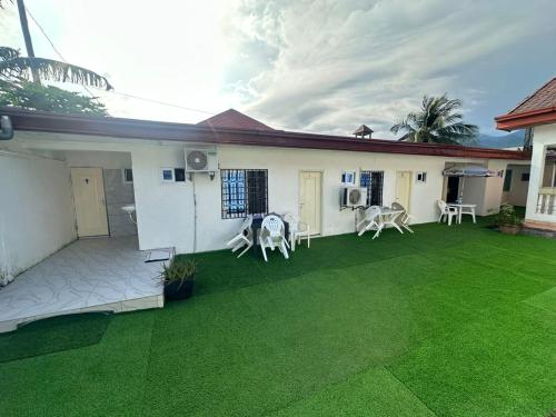 Luxury Villa AC Ensuite Room 5 in ลิมบ์