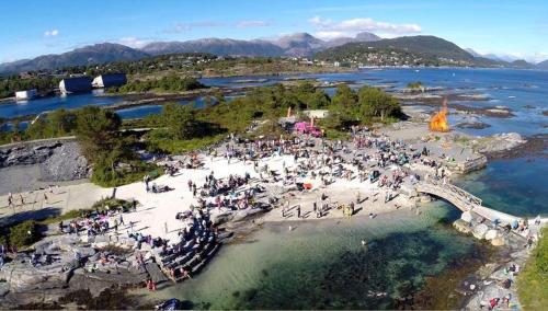 ที่เที่ยวใกล้ที่พัก, Townhouse with 4 bedrooms near Sørstrand in โฟลโร