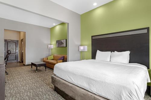 Best Western Plus Bay City Inn & Suites in Bay City, USA