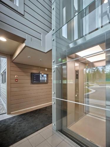 Naava Chalet Penthouse - Kattohuoneisto järvinäköalalla (Naava Chalet Penthouse - Kattohuoneisto jarvinakoalalla) in 艾赫泰里