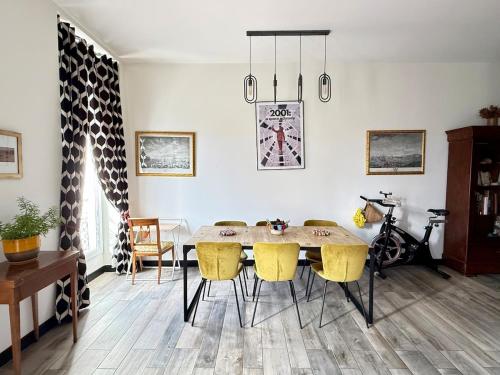 T2 Chic, Vue Vieux-Port et Notre Dame, Atypique, Calme, Clim, 48M2, Accès autonome avec code, Marseille (fotografie 10)