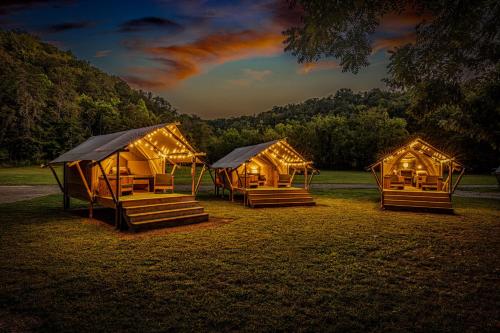 Kilátás, Luxury Glamping Near Gatlinburg and Asheville in Parrottsville (TN)