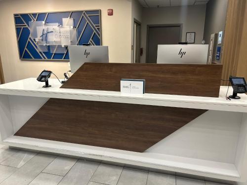 Holiday Inn Express Fredericksburg - Southpoint by IHG in Fredericksburg, USA